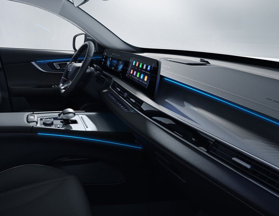 CHERY Tiggo 7 PHEV - Interiér - W-HUD a duálne displeje